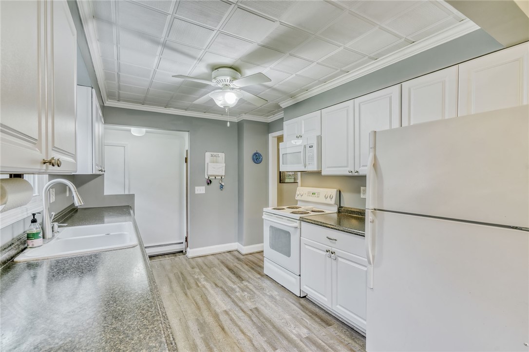 262 Garford Road Irondequoit, NY 14622 - Photo 14 of 42