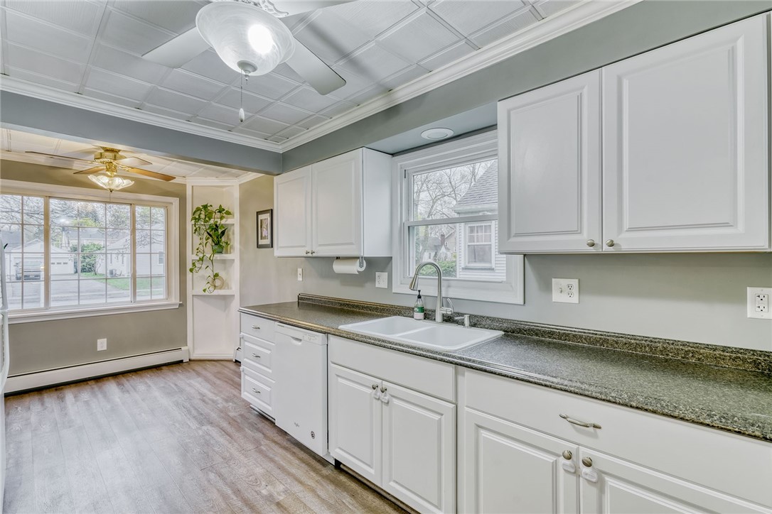 262 Garford Road Irondequoit, NY 14622 - Photo 17 of 42