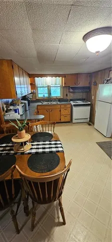 $104,900 | 106 West Cedar Street, Waverly, MO 64096