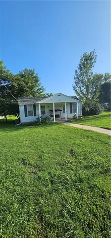 $104,900 | 106 West Cedar Street, Waverly, MO 64096