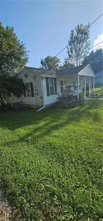 $104,900 | 106 West Cedar Street, Waverly, MO 64096