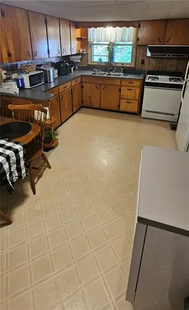 $104,900 | 106 West Cedar Street, Waverly, MO 64096