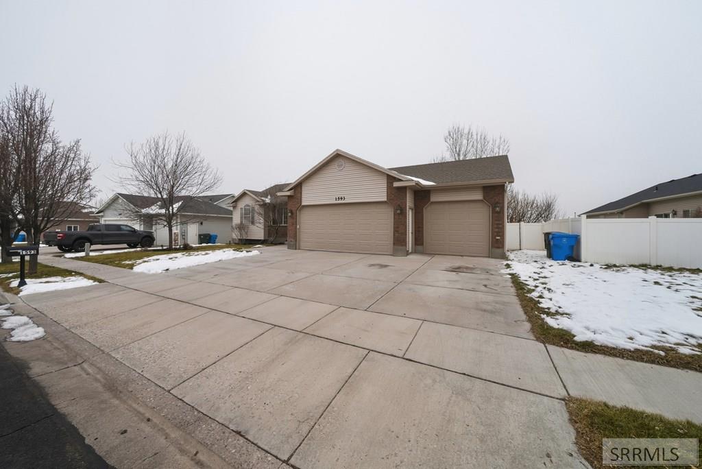 1593 Pointview Drive Pocatello, ID 83201 - Photo 4 of 55