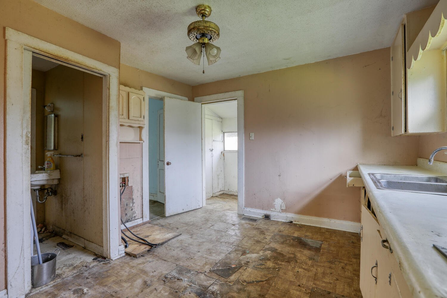 745 Sugar Hollow Road Elizabethton, TN 37643 - Photo 10 of 18 BG. 745 Sugar Hollow. Eliz MLSb (4 of 14