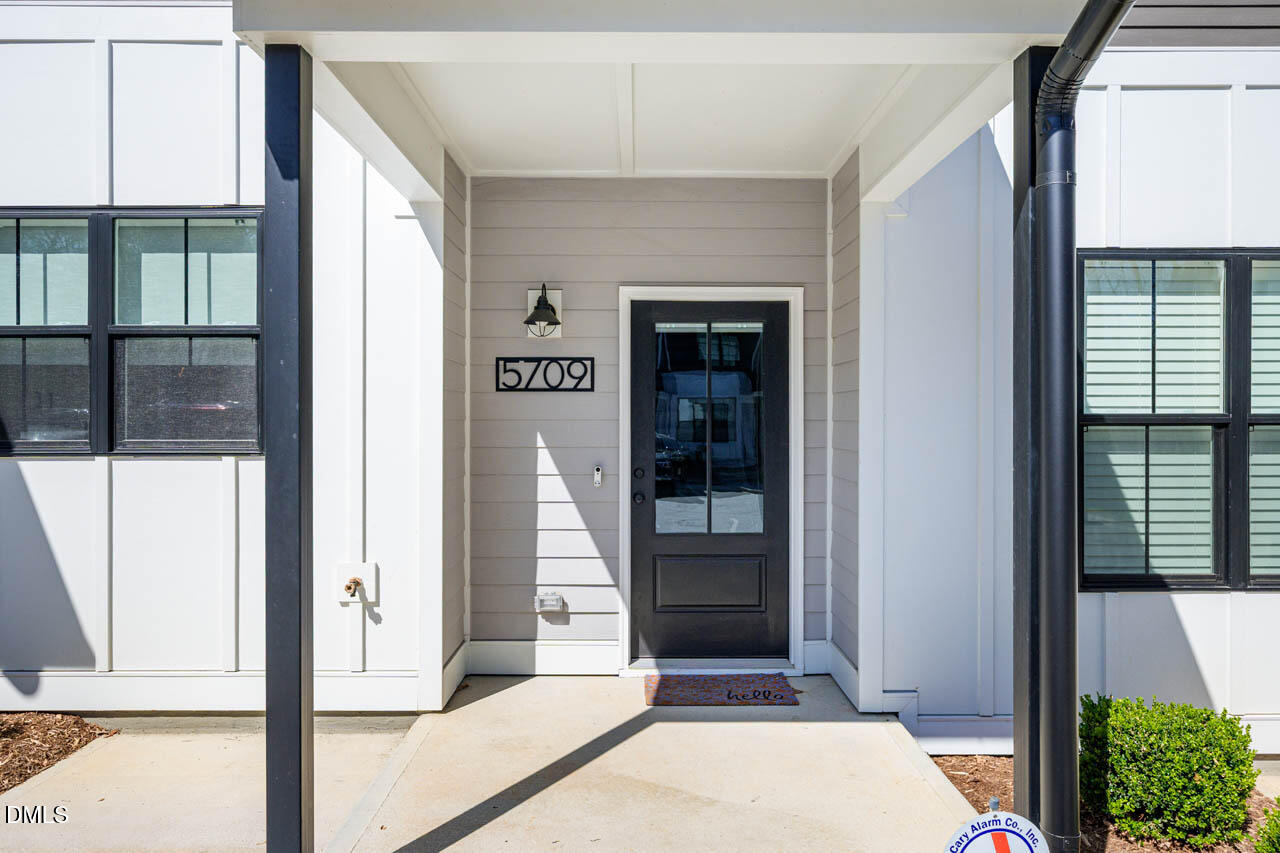 5709 Parker Pines Raleigh, NC 27609 - Photo 2 of 33 5709ParkerPinesCt-002