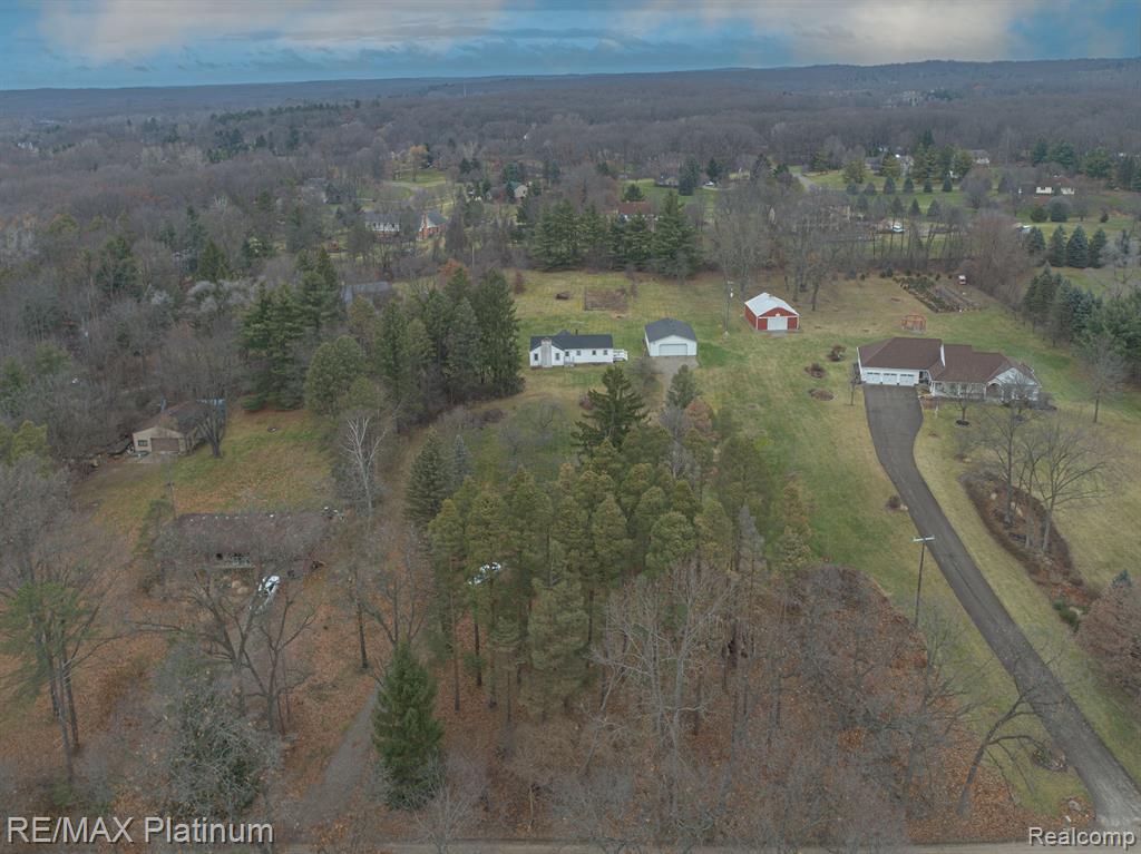 850 West Maple Road Milford, MI 48381 - Photo 28 of 34