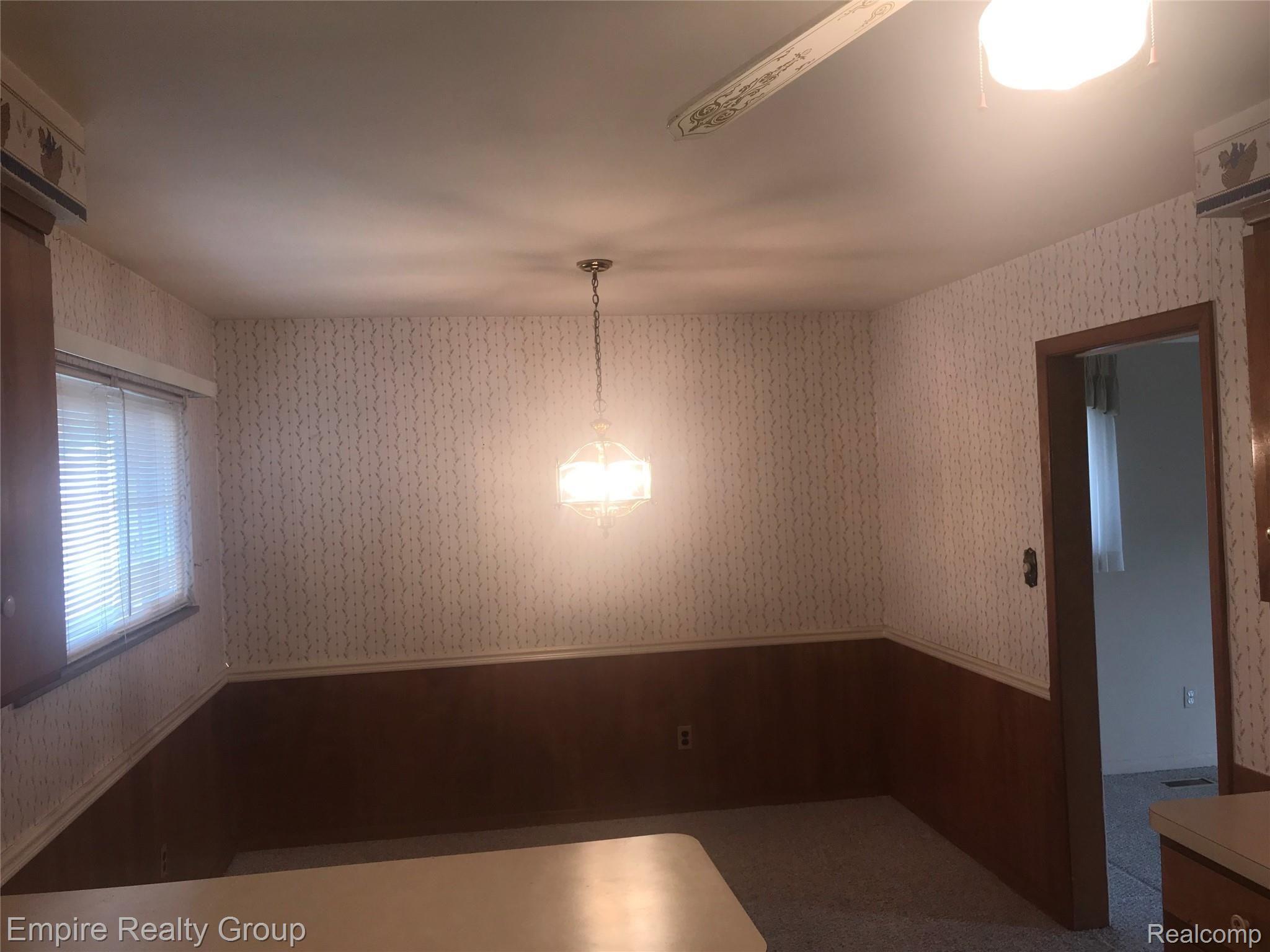 26944 Ford Road Dearborn Heights, MI 48127 - Photo 15 of 49 F3EC9D12-43D3-4C2C-BD3D-CE2A894ECD19.jpeg