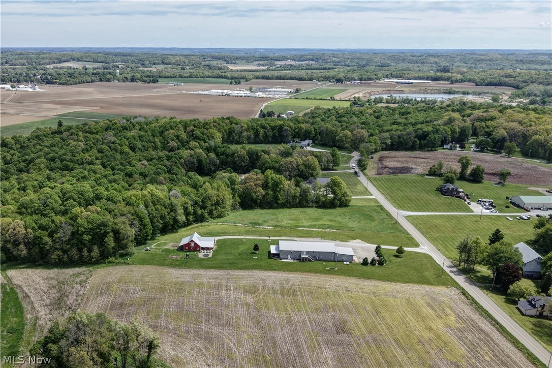 7839 Chestnut Ridge Road Northwest Beach City, OH 44608 - Photo 5 of 48