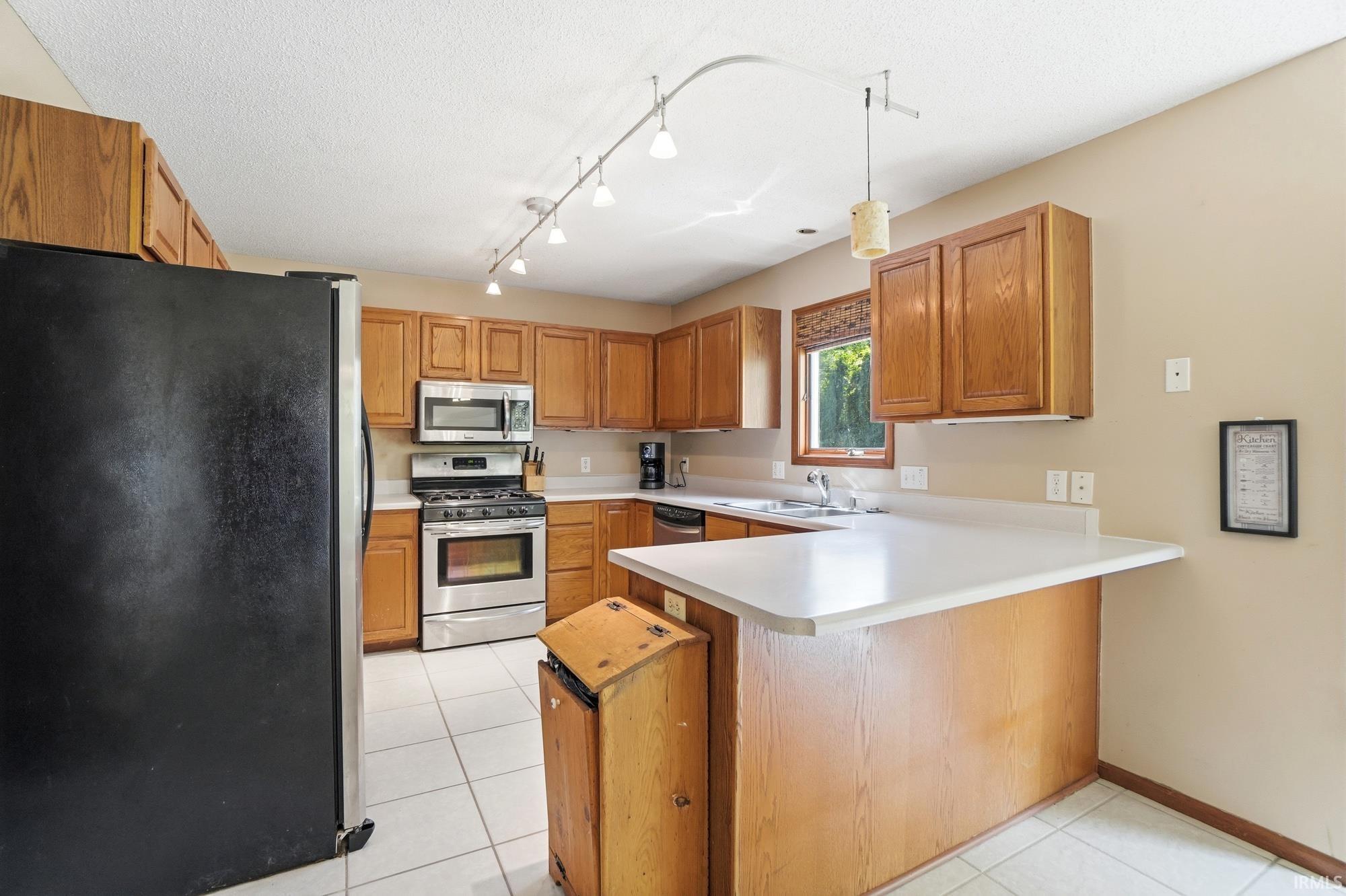 2317 Broken Oak Road Fort Wayne, IN 46818 - Photo 10 of 48