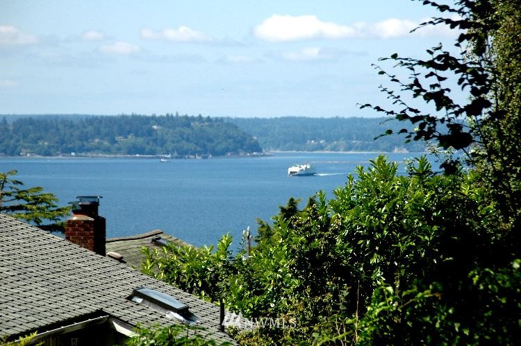 4332 Southwest Cloverdale Street Seattle, WA 98136 - Photo 3 of 6 Gallery Image 3