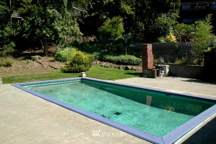 4332 Southwest Cloverdale Street Seattle, WA 98136 - Photo 4 of 6 Gallery Image 4