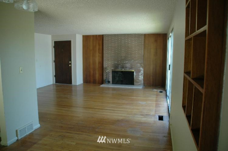 4332 Southwest Cloverdale Street Seattle, WA 98136 - Photo 6 of 6 Gallery Image 6