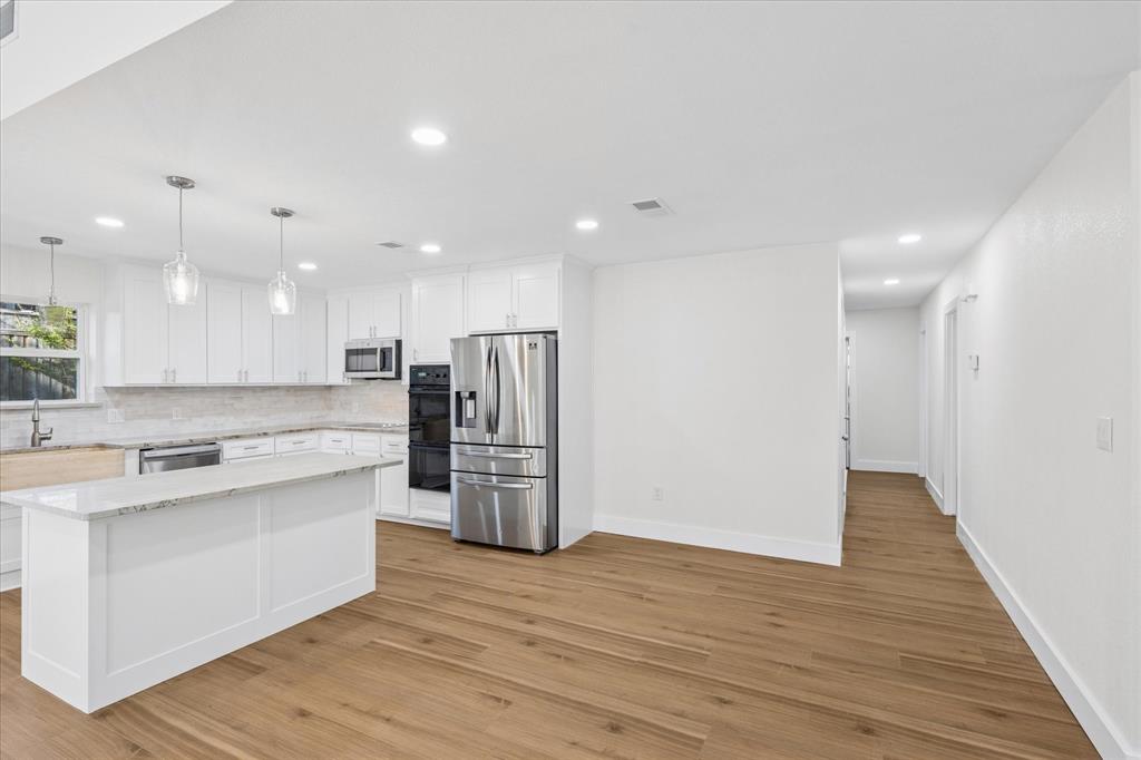 5719 Valley Ridge Court Arlington, TX 76017 - Photo 11 of 27