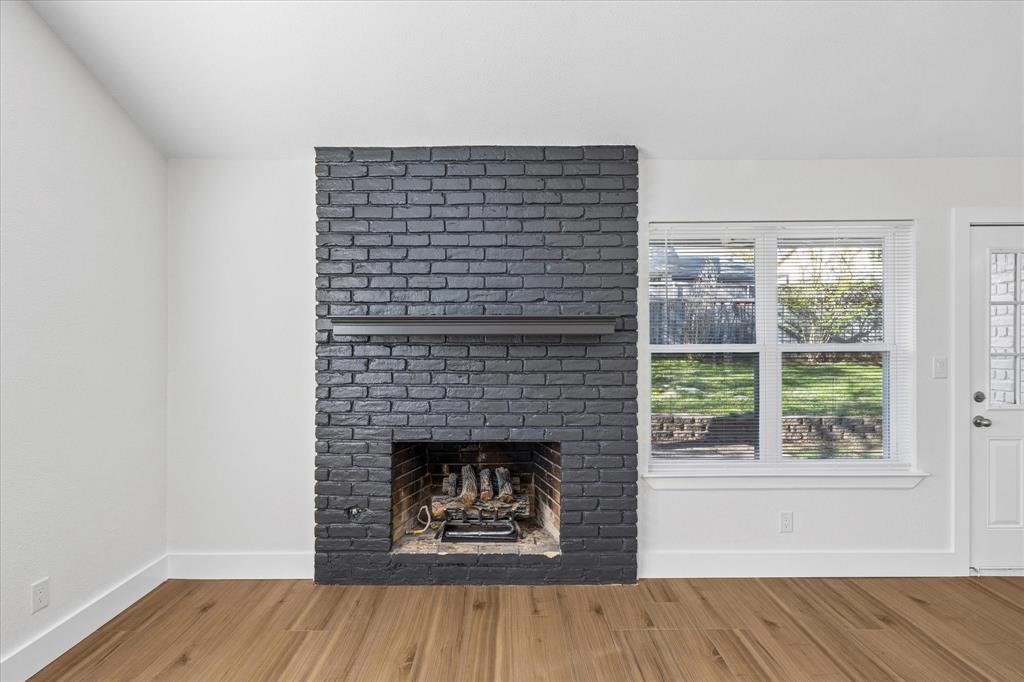 5719 Valley Ridge Court Arlington, TX 76017 - Photo 7 of 27