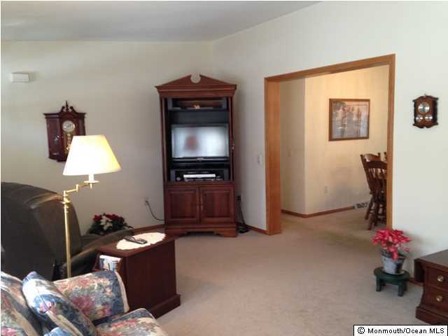 9 Edgewood Drive Cream Ridge, NJ 08514 - Photo 5 of 20 Additional Photo