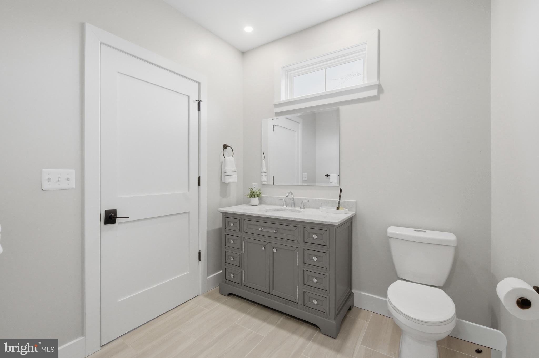 1304 Gahant Road Alexandria, VA 22308 - Photo 9 of 56