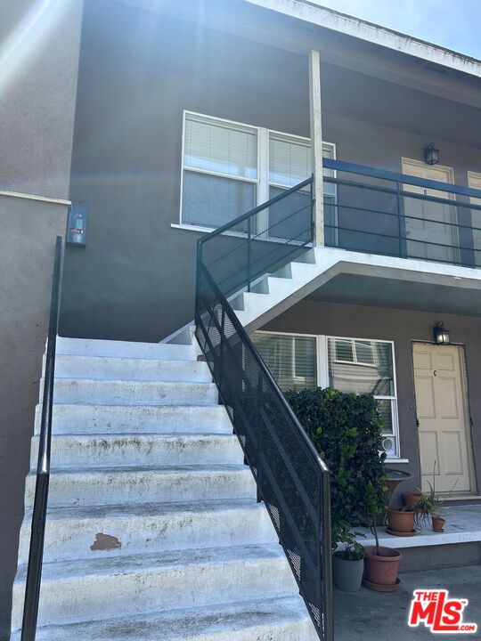 4107 Wade Street, Unit H Los Angeles, CA 90066 - Photo 16 of 16 a view of entryway