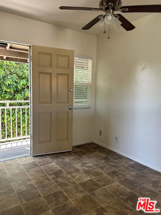 4107 Wade Street, Unit H Los Angeles, CA 90066 - Photo 5 of 16 a view of an empty room with a window