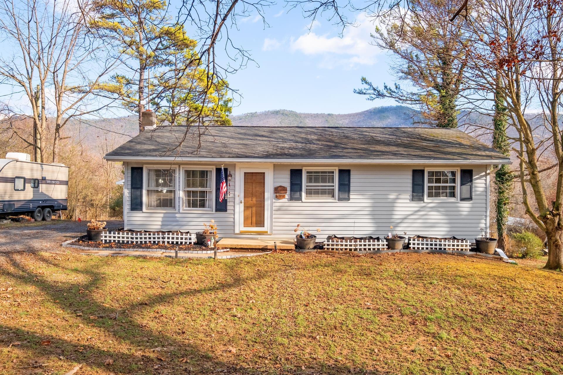11320 Mountain Valley Road Harrisonburg, VA 22802 - Photo 4 of 21 Gallery Image 4