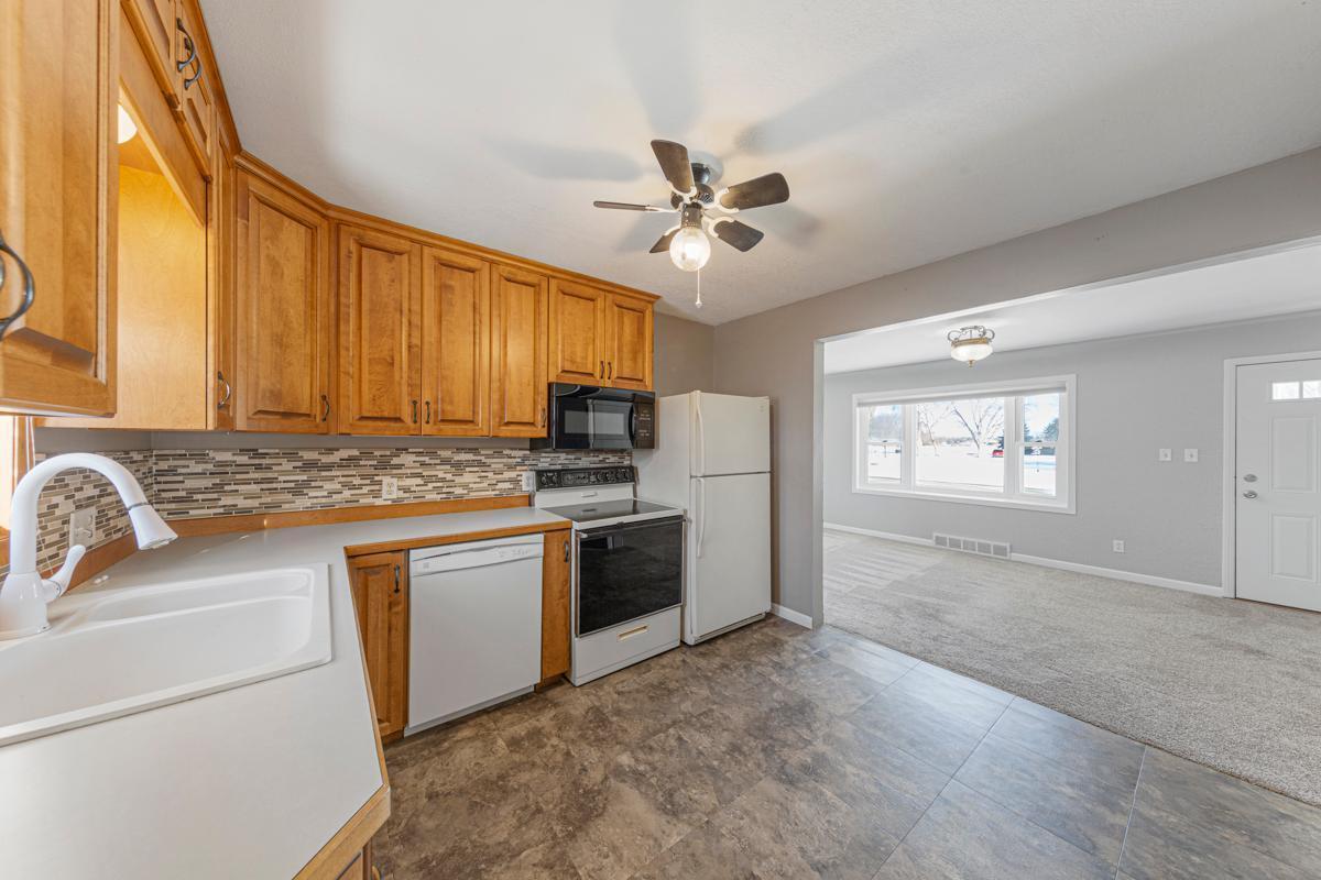 1402 4th Street Southwest Austin, MN 55912 - Photo 11 of 26