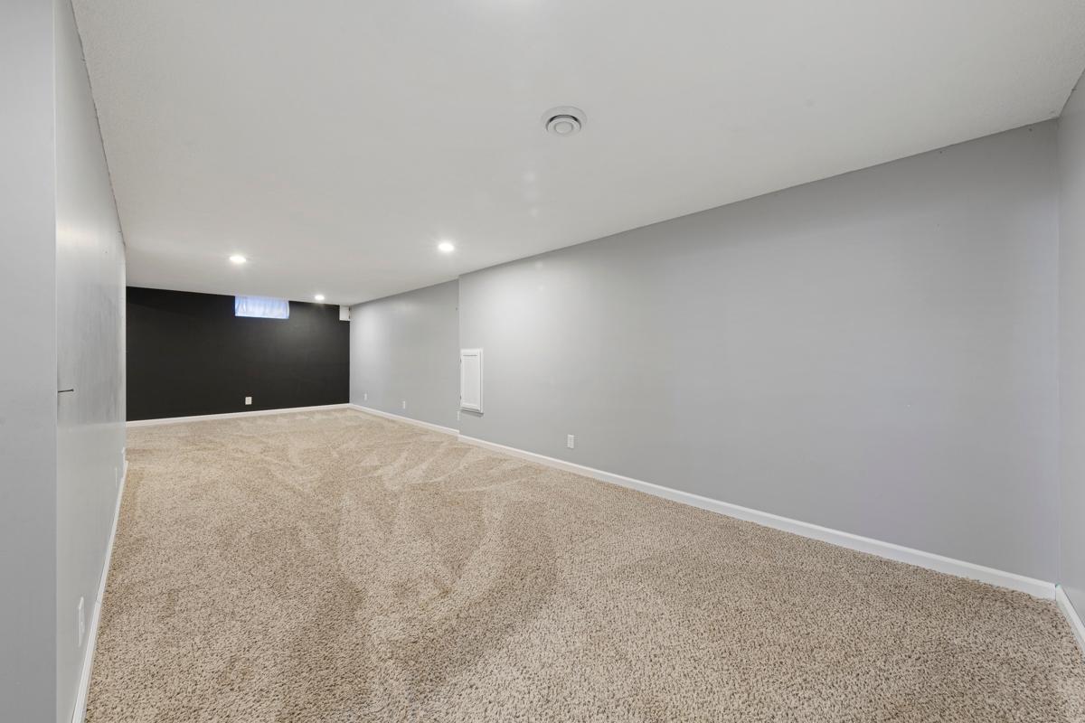 1402 4th Street Southwest Austin, MN 55912 - Photo 18 of 26