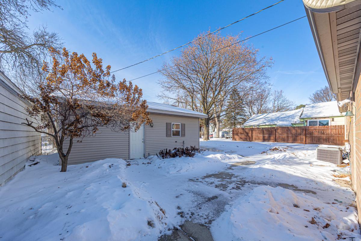 1402 4th Street Southwest Austin, MN 55912 - Photo 23 of 26