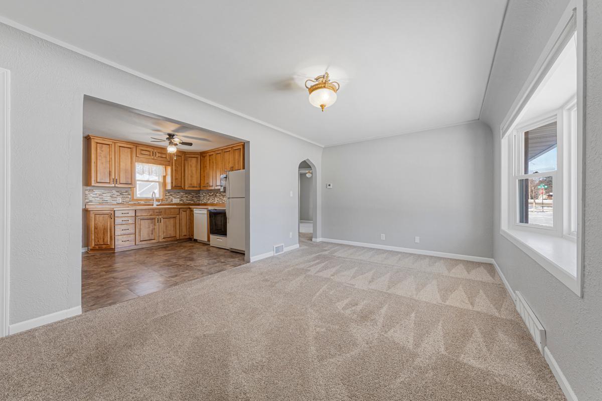 1402 4th Street Southwest Austin, MN 55912 - Photo 4 of 26