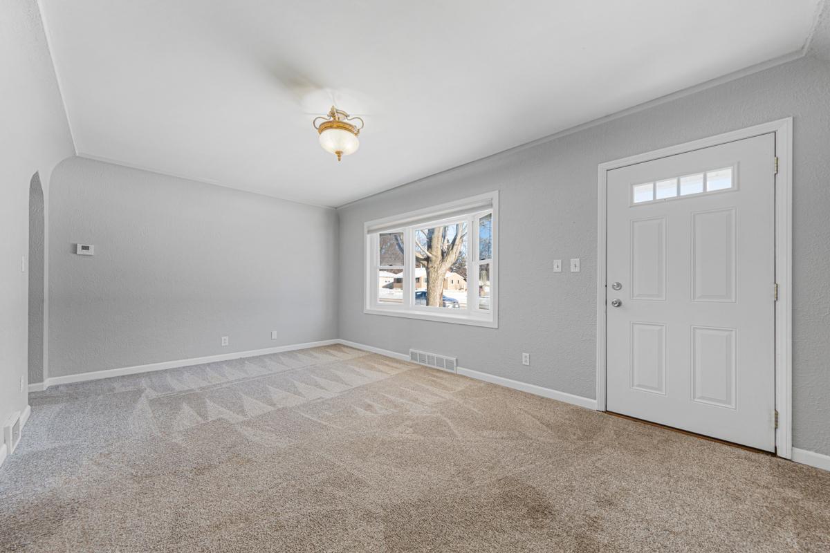 1402 4th Street Southwest Austin, MN 55912 - Photo 5 of 26