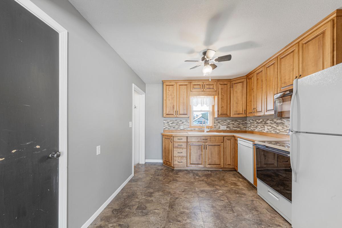 1402 4th Street Southwest Austin, MN 55912 - Photo 8 of 26