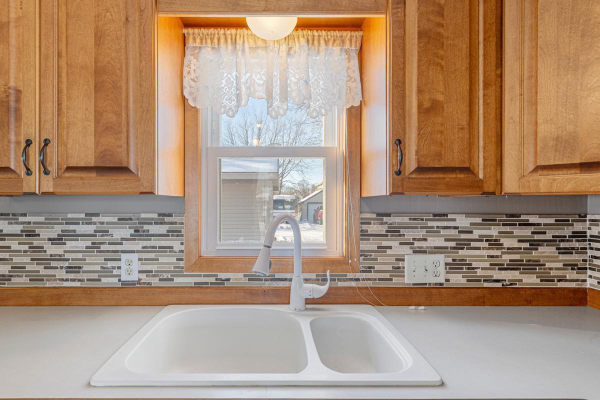 1402 4th Street Southwest Austin, MN 55912 - Photo 10 of 26