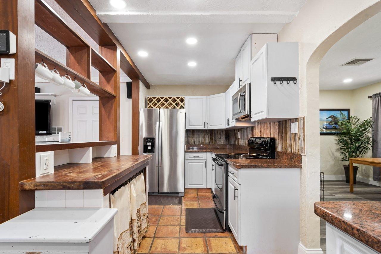 827 Hampton Road West Palm Beach, FL 33405 - Photo 13 of 29 013-827HamptonRoad-WestPalmBeach-FL-3340