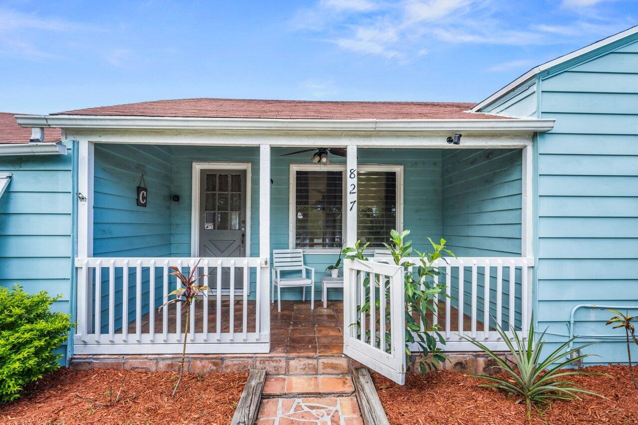 827 Hampton Road West Palm Beach, FL 33405 - Photo 4 of 29 004-827HamptonRoad-WestPalmBeach-FL-3340