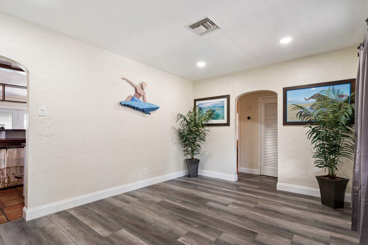 827 Hampton Road West Palm Beach, FL 33405 - Photo 6 of 29 006-827HamptonRoad-WestPalmBeach-FL-3340