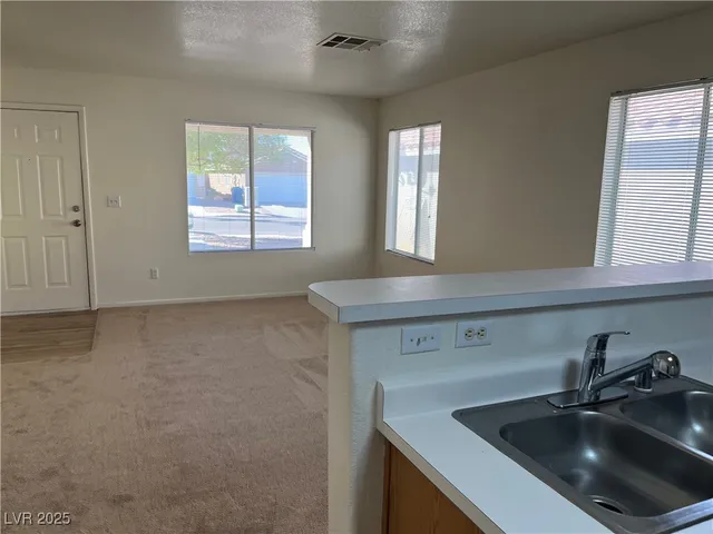$1,700 | 2842 Kensington Street, Las Vegas, NV 89156