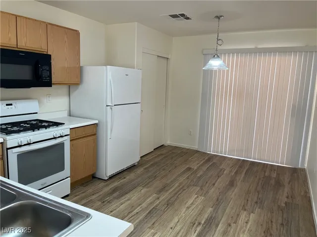 $1,700 | 2842 Kensington Street, Las Vegas, NV 89156