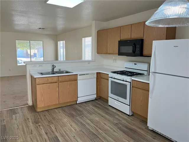$1,700 | 2842 Kensington Street, Las Vegas, NV 89156