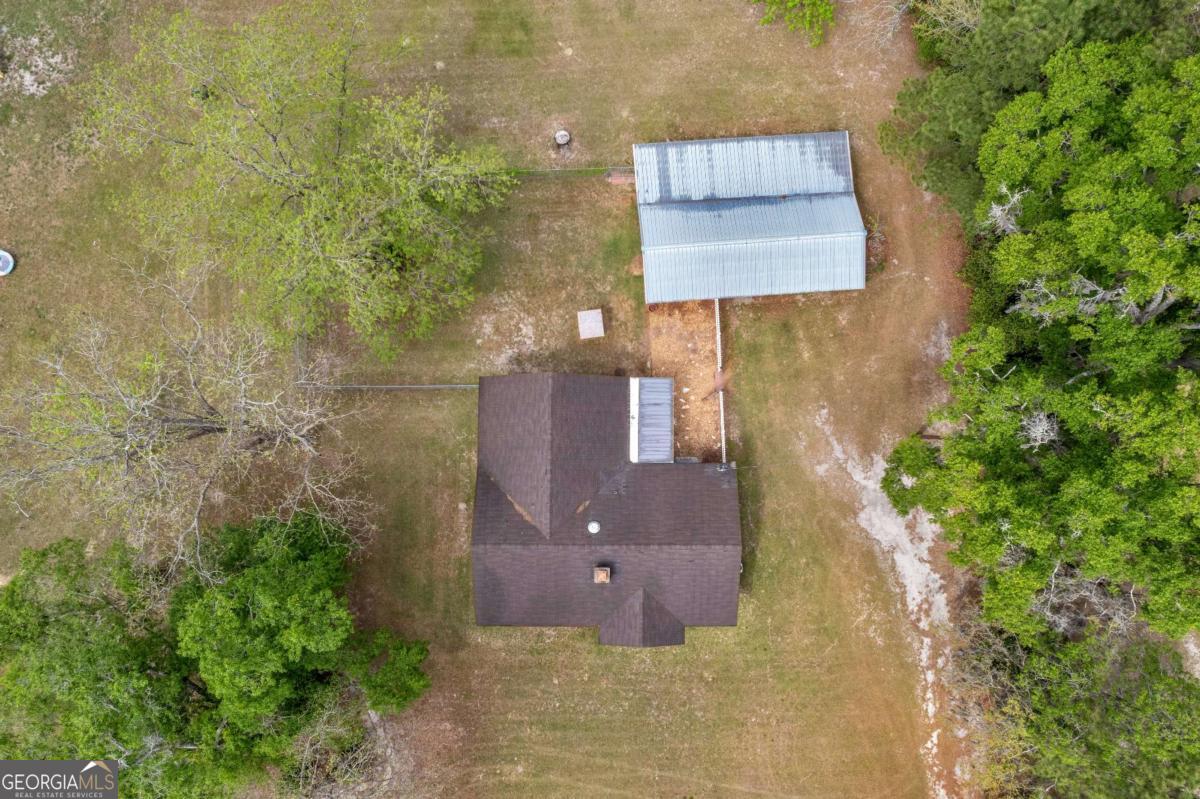 5837 Youmans Chapel Road Blackshear, GA 31516 - Photo 5 of 30 a picture of a wall