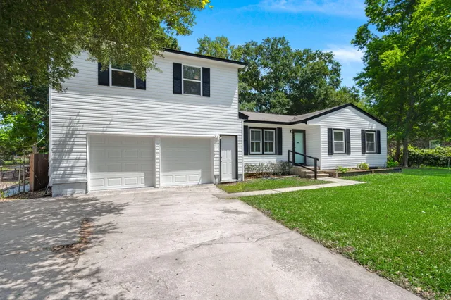 $2,350 | 2720 North Oakridge Circle, North Charleston, SC 29420