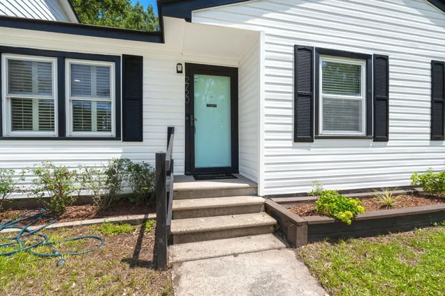$2,350 | 2720 North Oakridge Circle, North Charleston, SC 29420