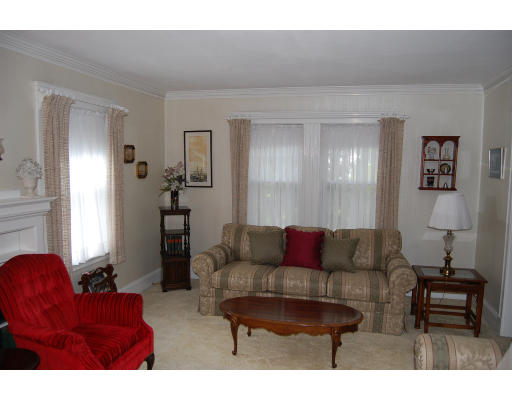 44 Governors Road Milton, MA 02186 - Photo 4 of 13 Gallery Image 4
