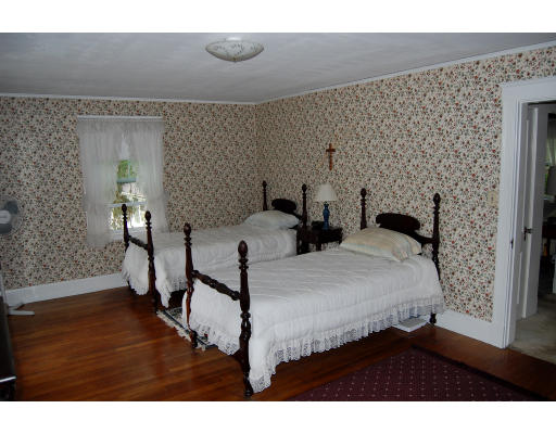 44 Governors Road Milton, MA 02186 - Photo 7 of 13 Gallery Image 7