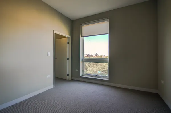 $3,025 | 851 West Grand Avenue, Unit 406, Chicago, IL 60642