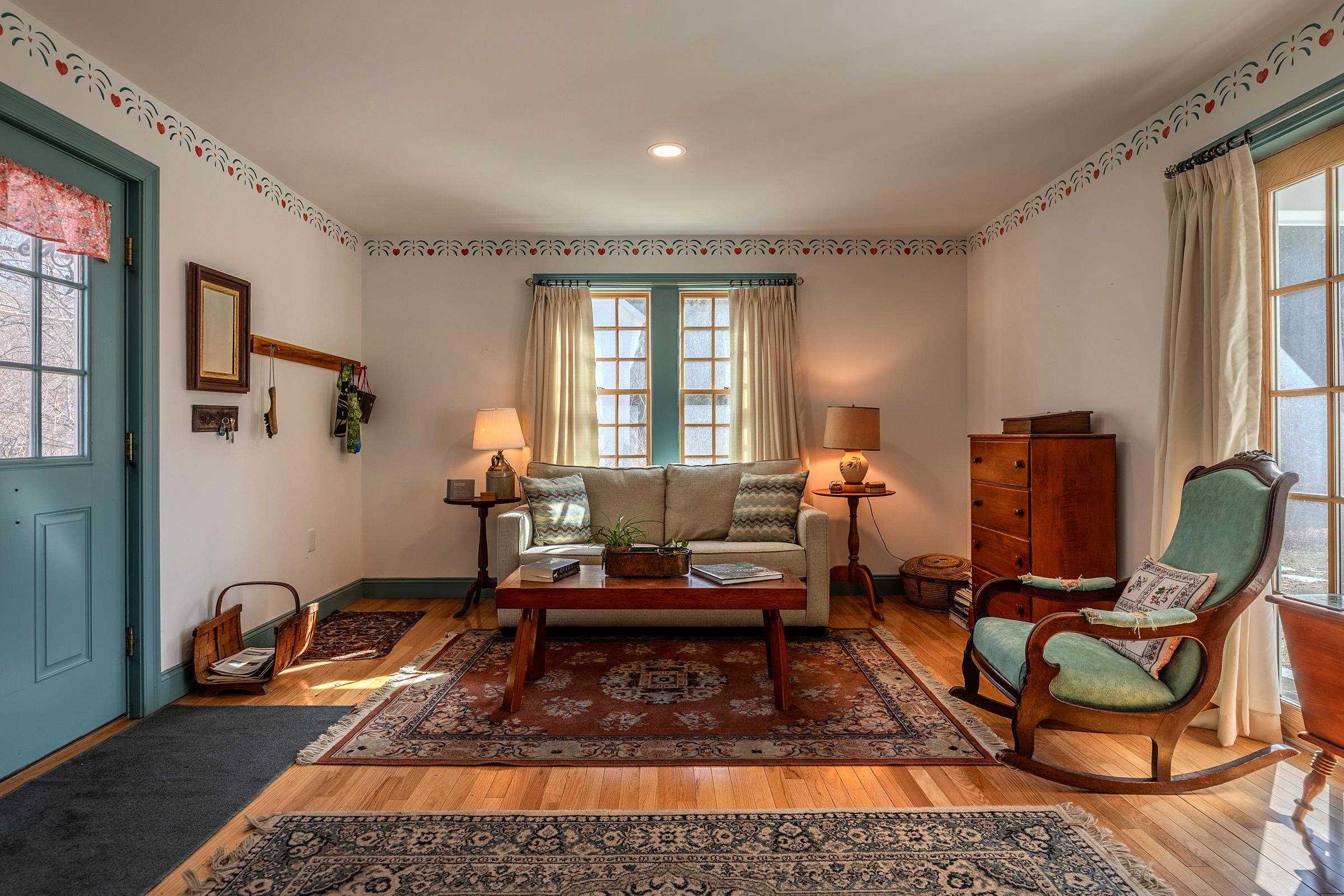 299 South Main Street Wallingford, VT 05773 - Photo 3 of 48