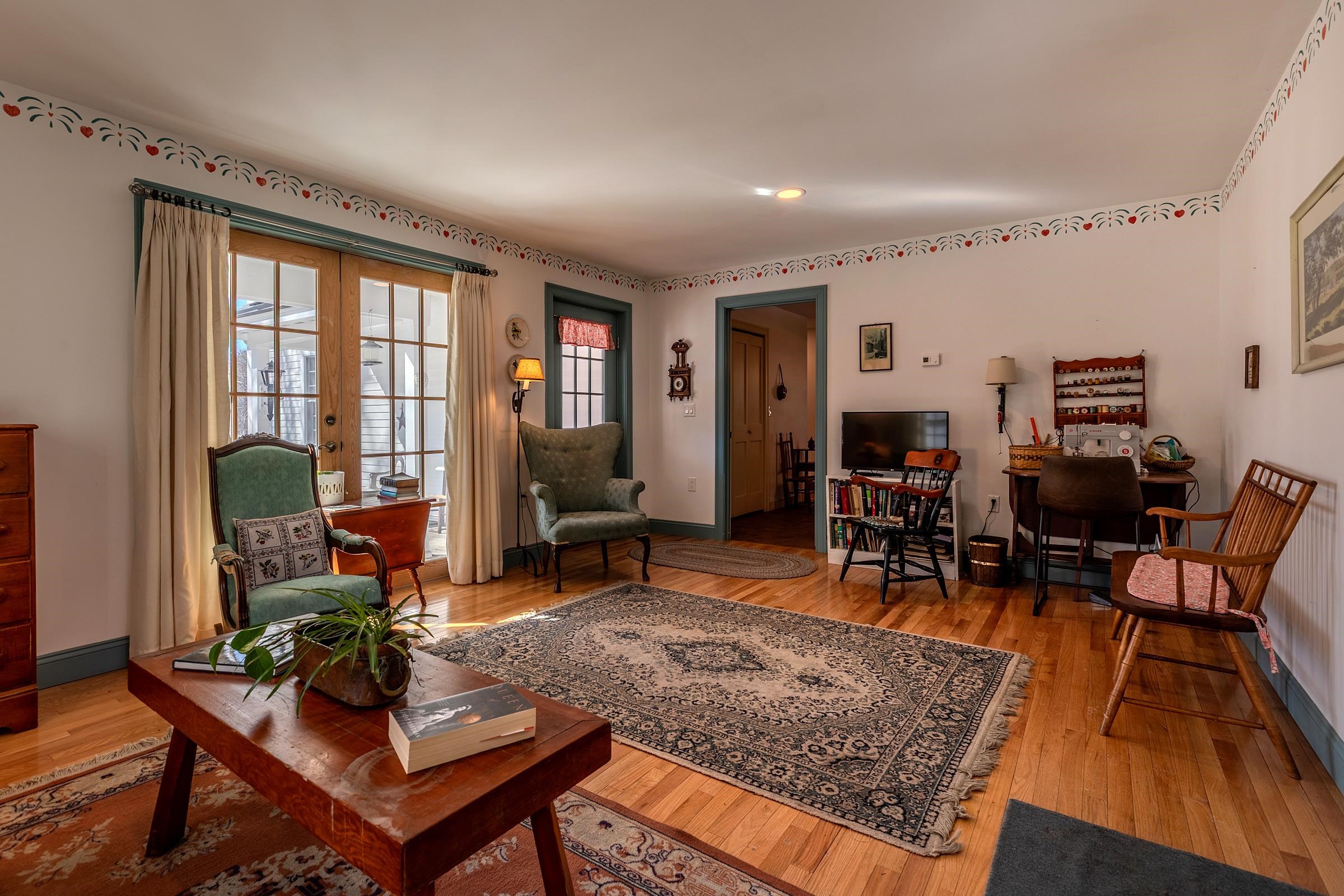 299 South Main Street Wallingford, VT 05773 - Photo 5 of 48