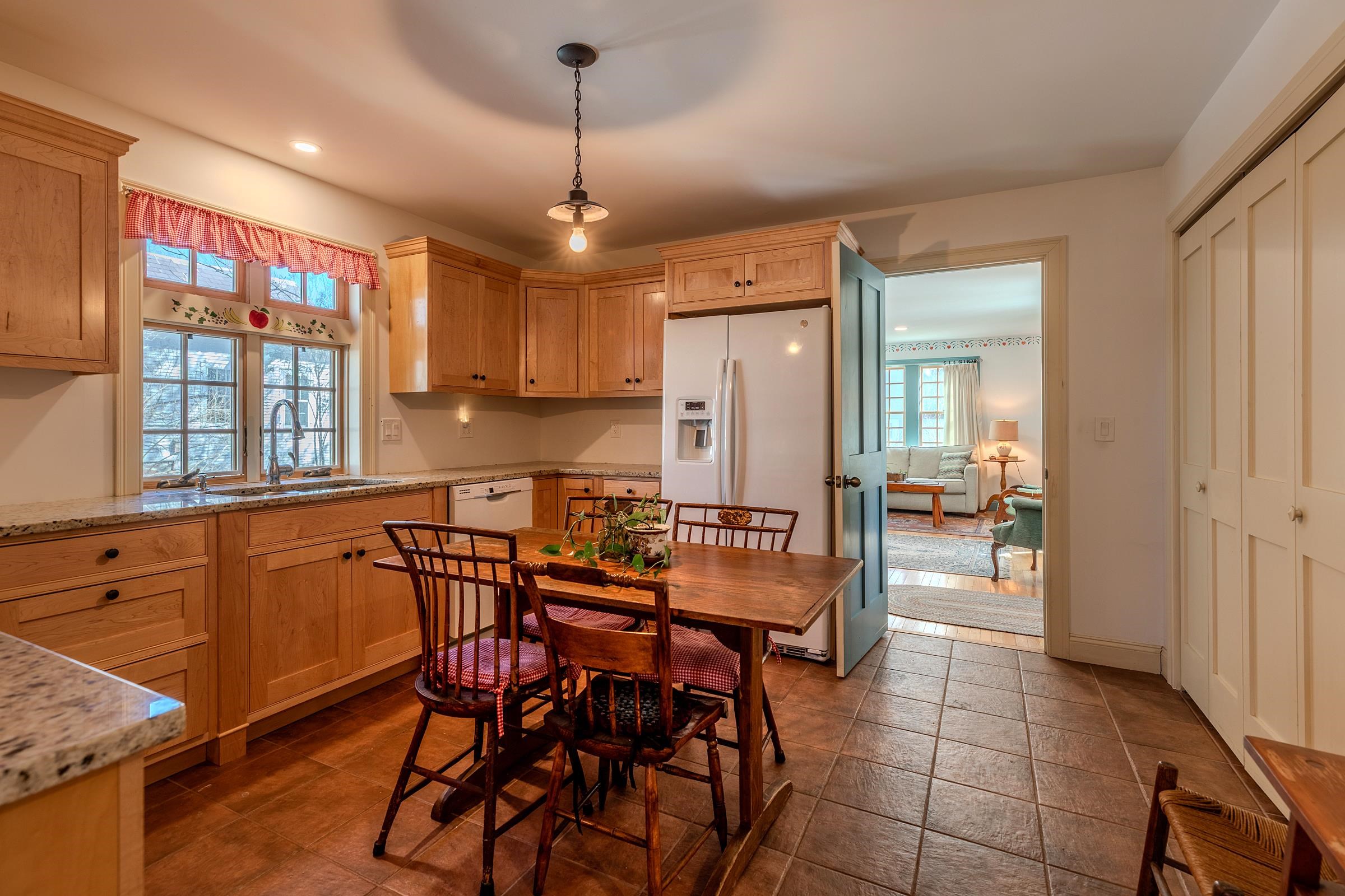 299 South Main Street Wallingford, VT 05773 - Photo 8 of 48