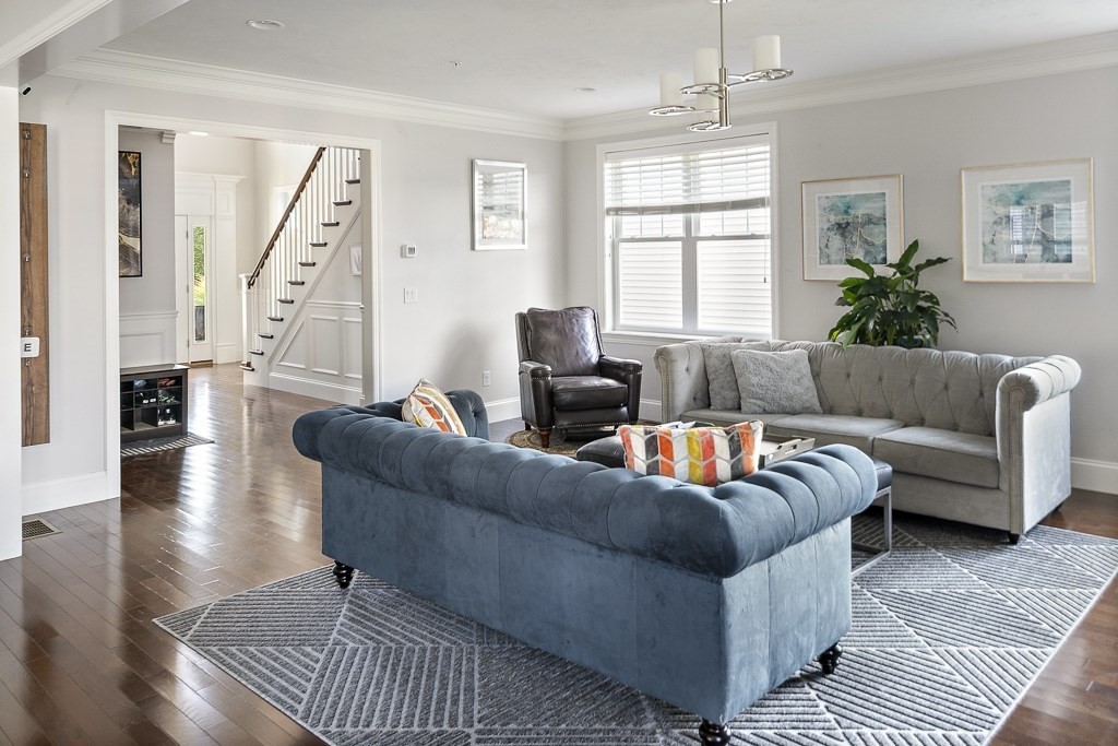 25 Oxbow Road, Unit 25 Framingham, MA 01701 - Photo 6 of 34 a living room with furniture and a window