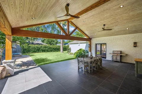 $1,325,000 | 10102 Candlewood Drive, Houston, TX 77042
