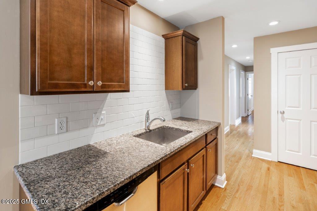 18 Charles Street, Unit B Greenwich, CT 06830 - Photo 3 of 14