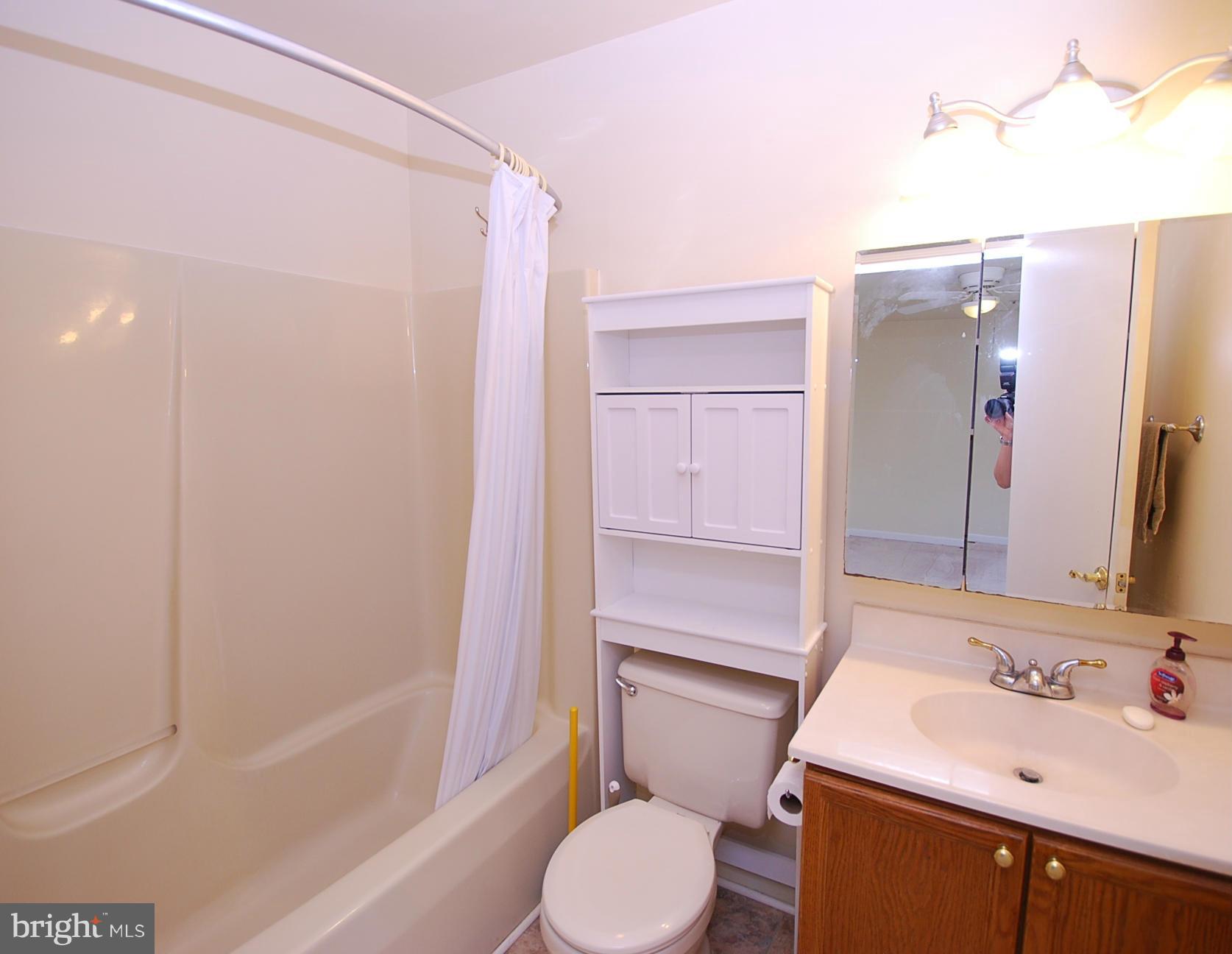 25740 Woodfield Road Damascus, MD 20872 - Photo 28 of 30 Bath (Master)