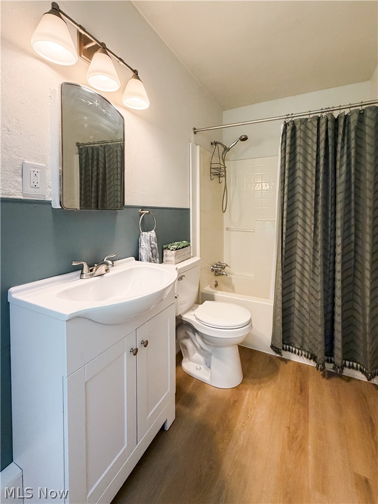 66 Federal Street Little Hocking, OH 45742 - Photo 7 of 22 remodeled full bath ...